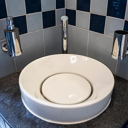 Domus63 Modern & Quiet Апартаменты